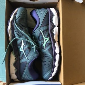 Mizuno Wave Sky 2